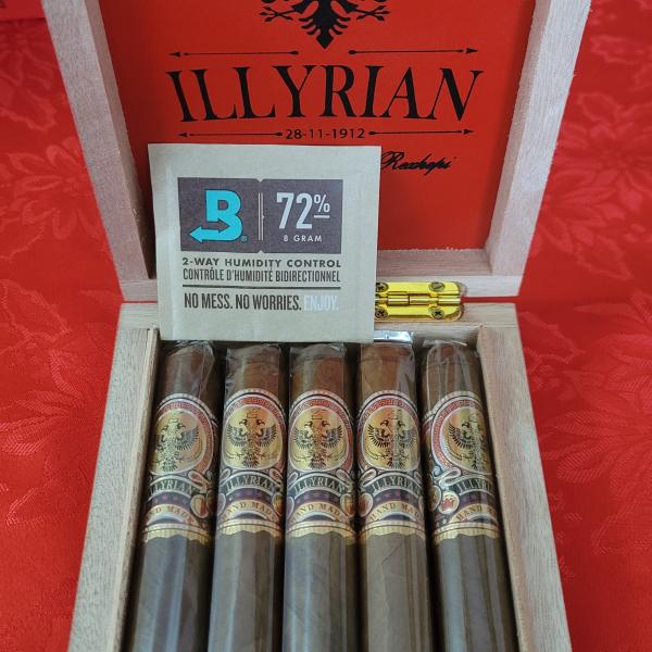 Robusto Illyrian 54×5 (5 Pack Wooden Box)