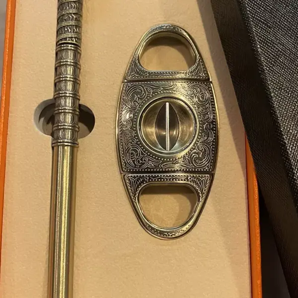 Scotte V-Cut Cigar Cutter Guil lotine Precision Cigar Draw Enhancer Tool Needle